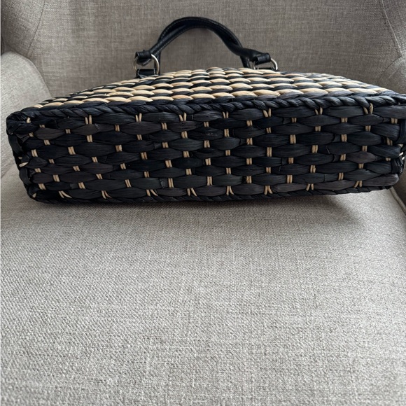 Sun-n-Sand Black and Beige Woven Handbag - Picture 3 of 9